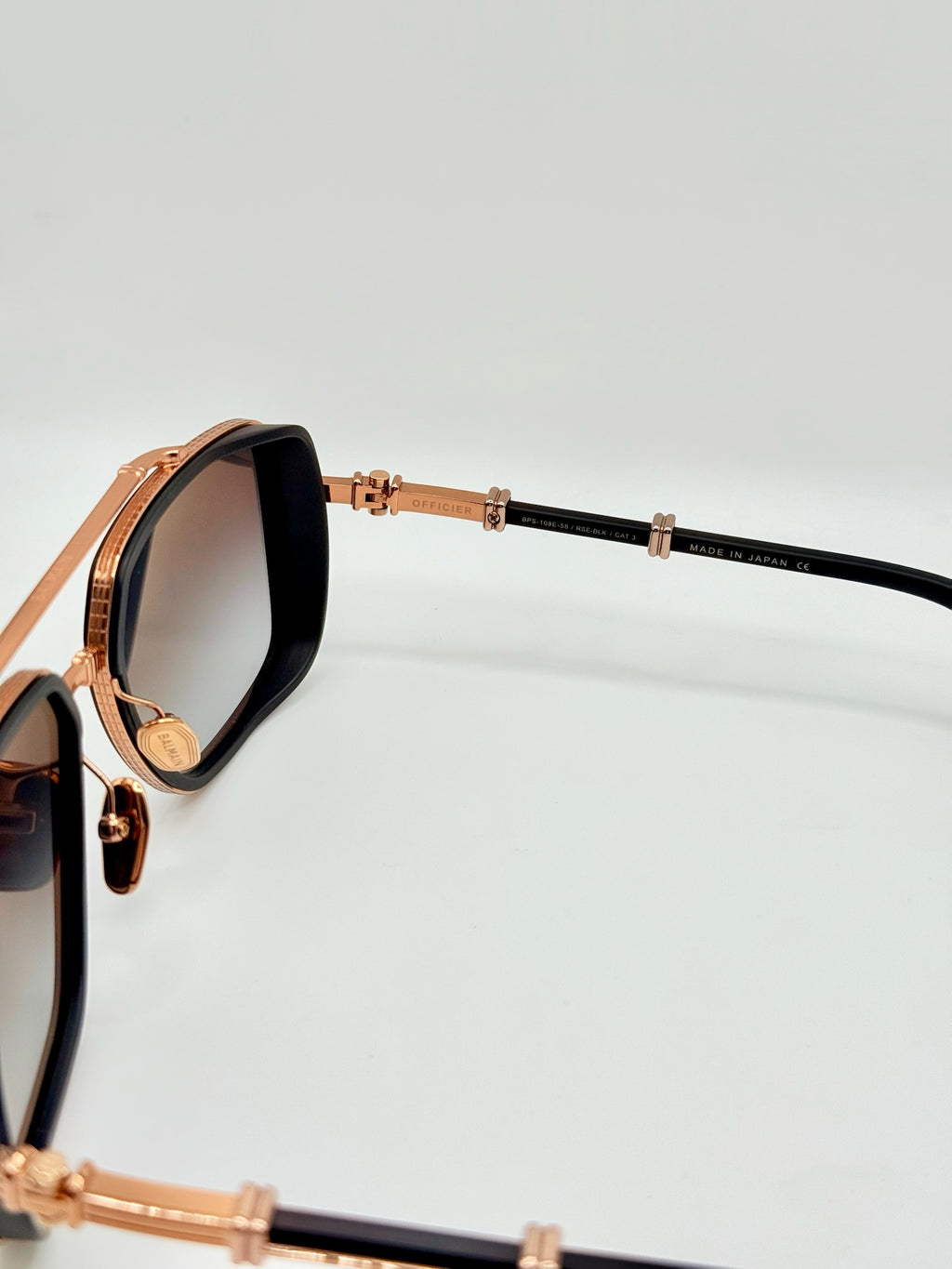 Officier Black/Gold