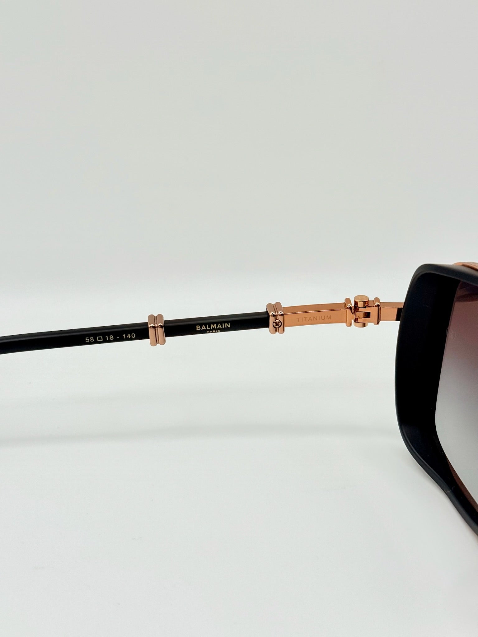Officier Black/Gold