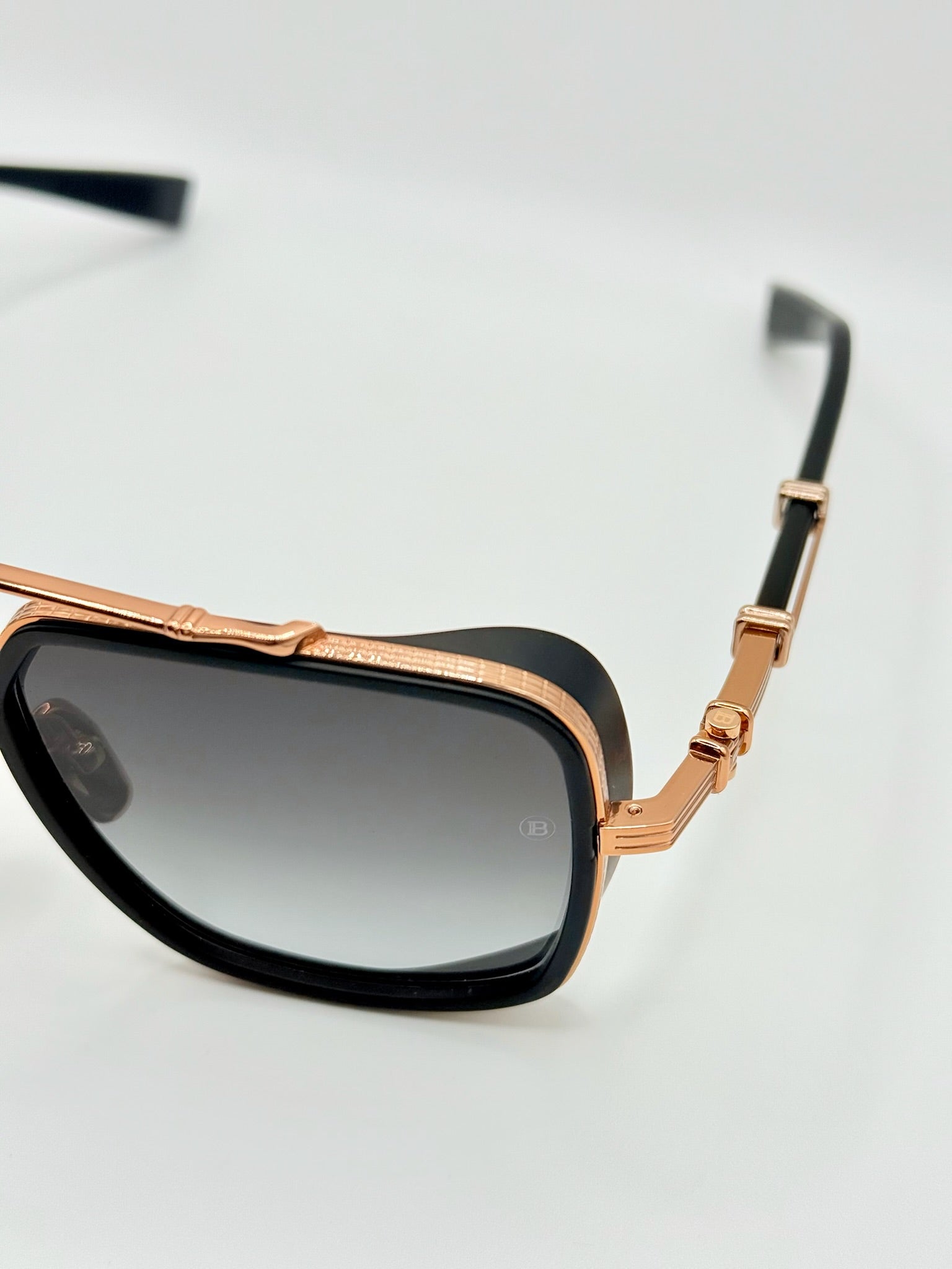 Officier Black/Gold