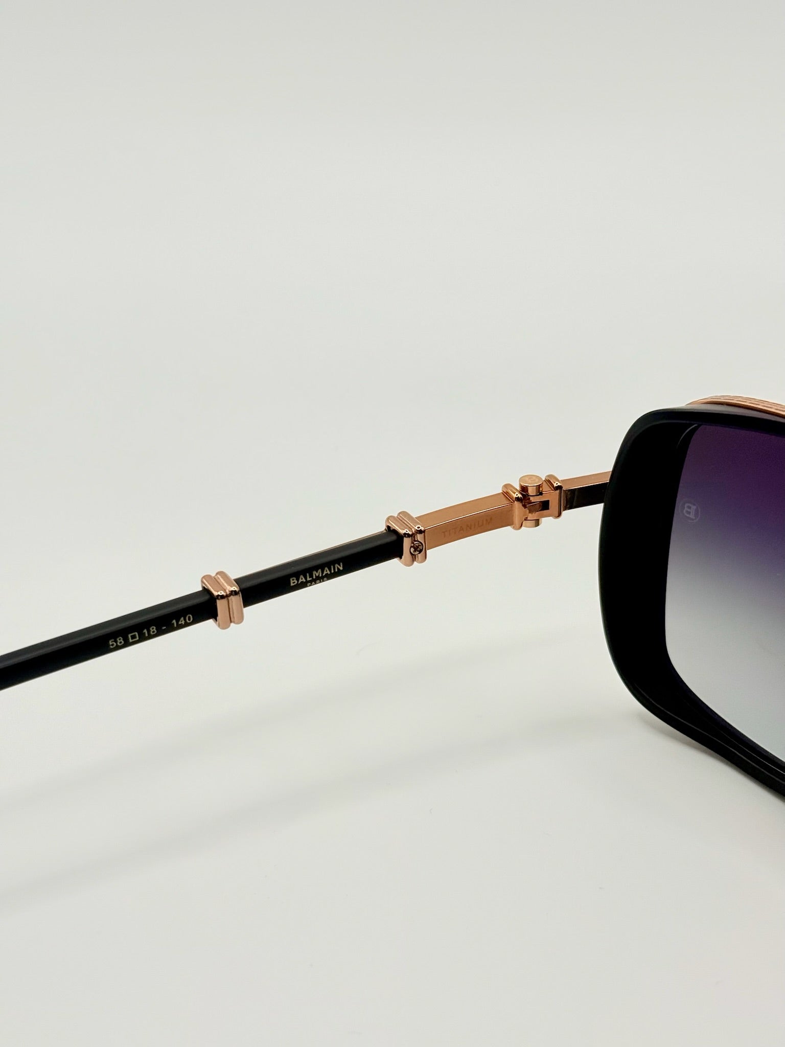 Officier Black/Gold