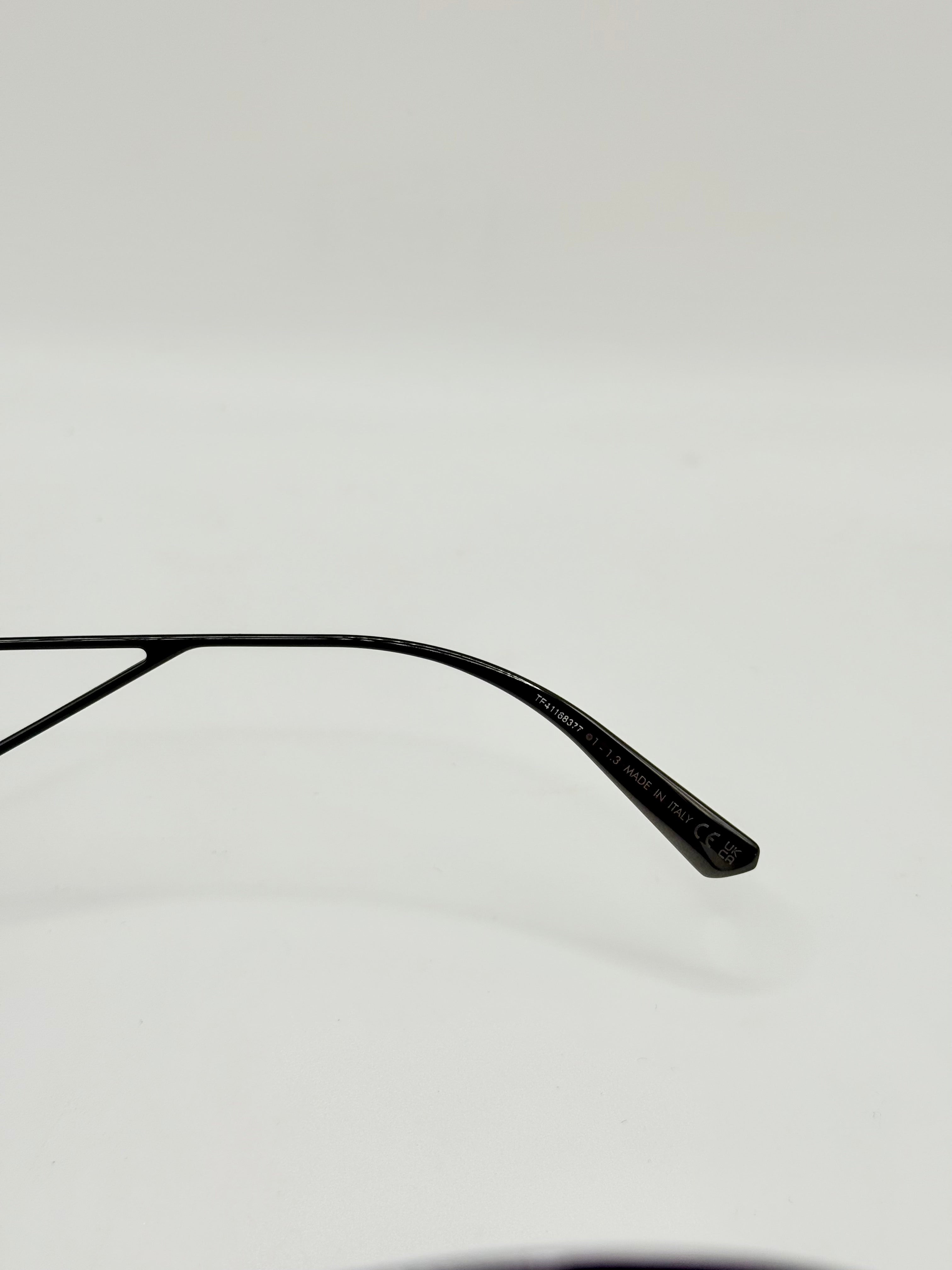 30Montaigne Black/Black