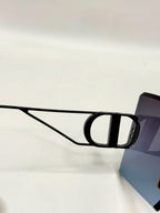 30Montaigne Black/Black