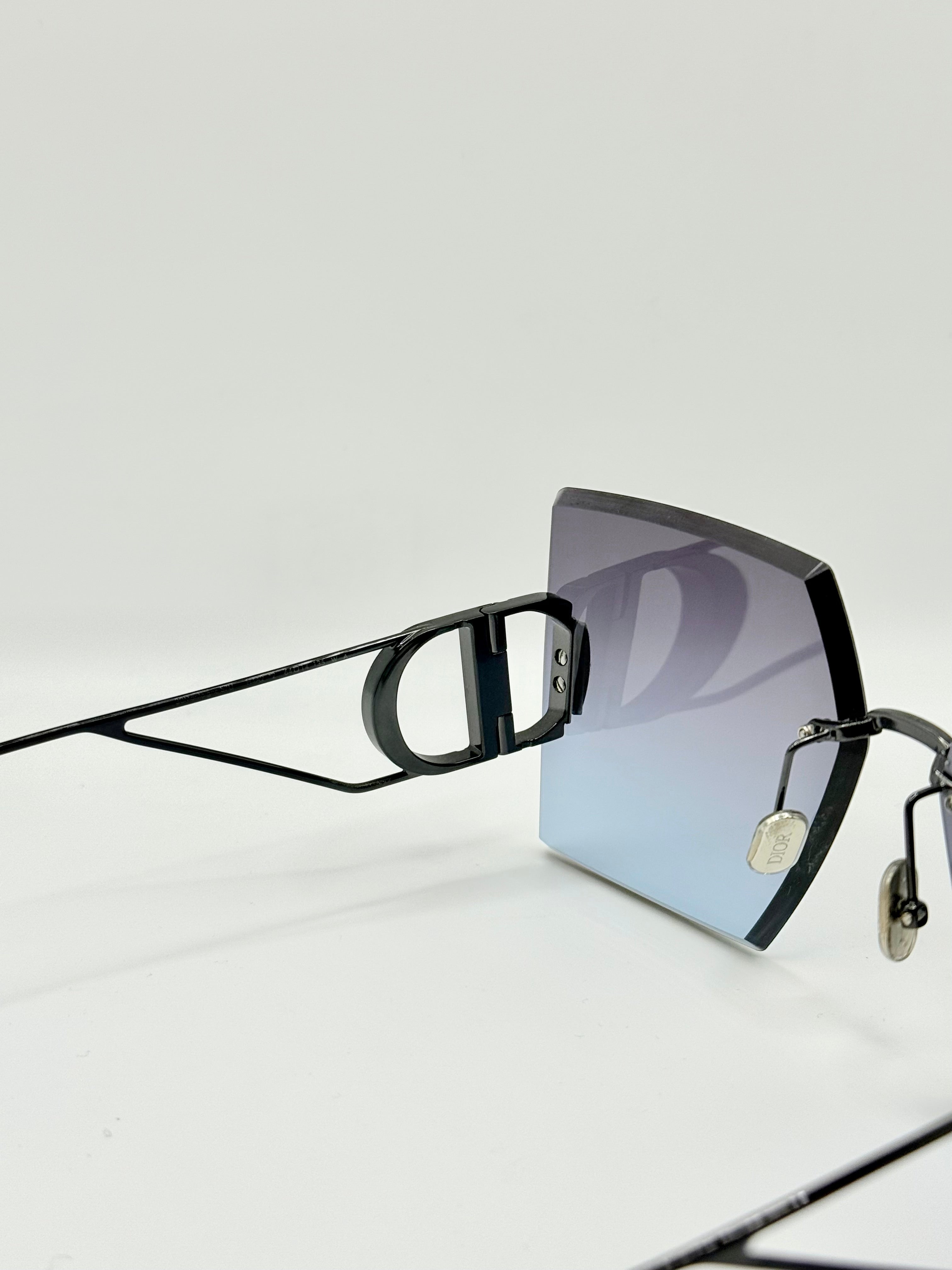 30Montaigne Black/Black