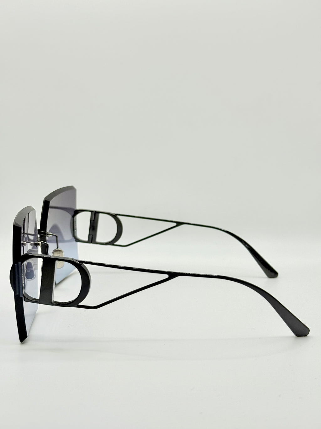 30Montaigne Black/Black