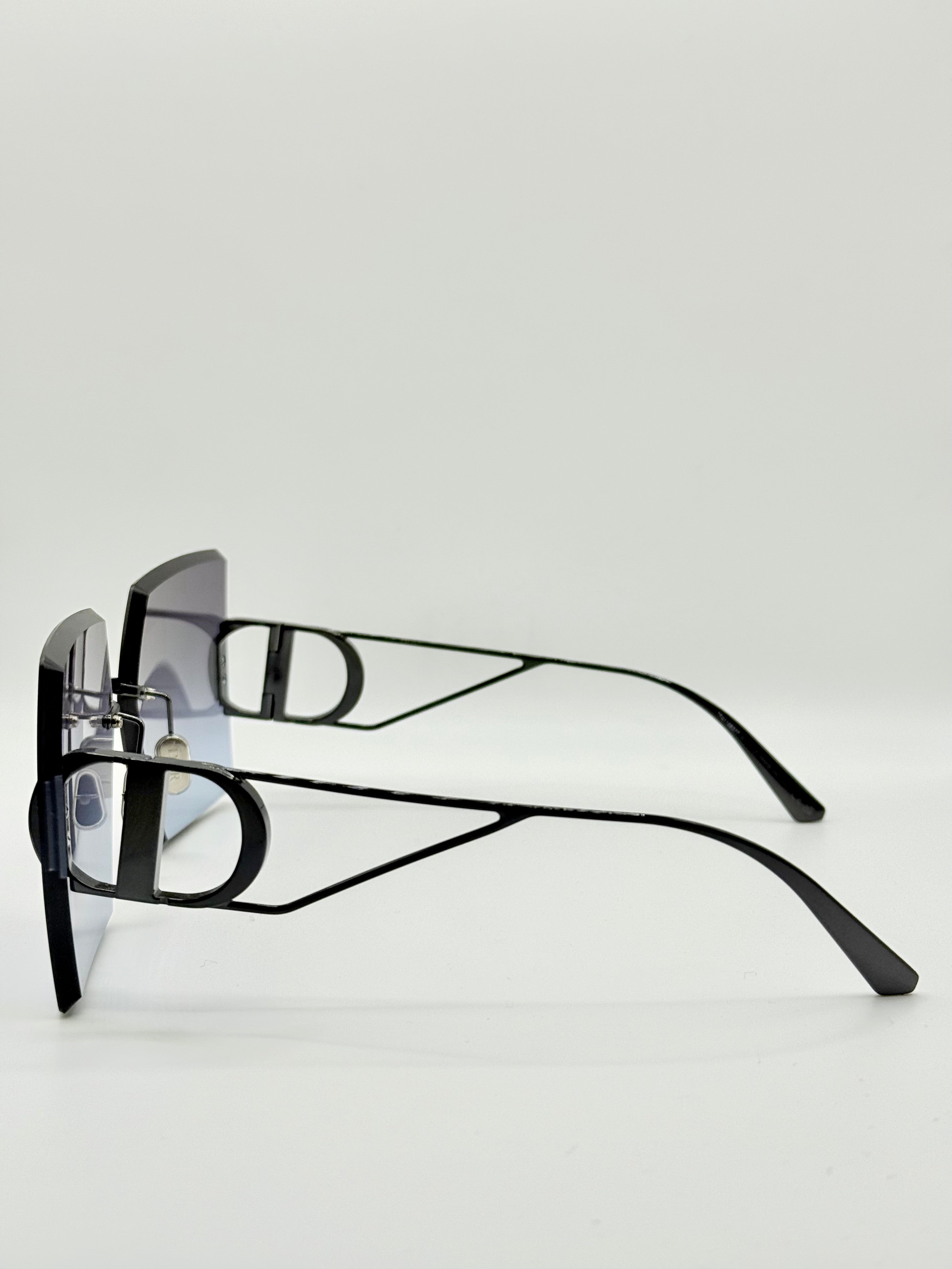 30Montaigne Black/Black