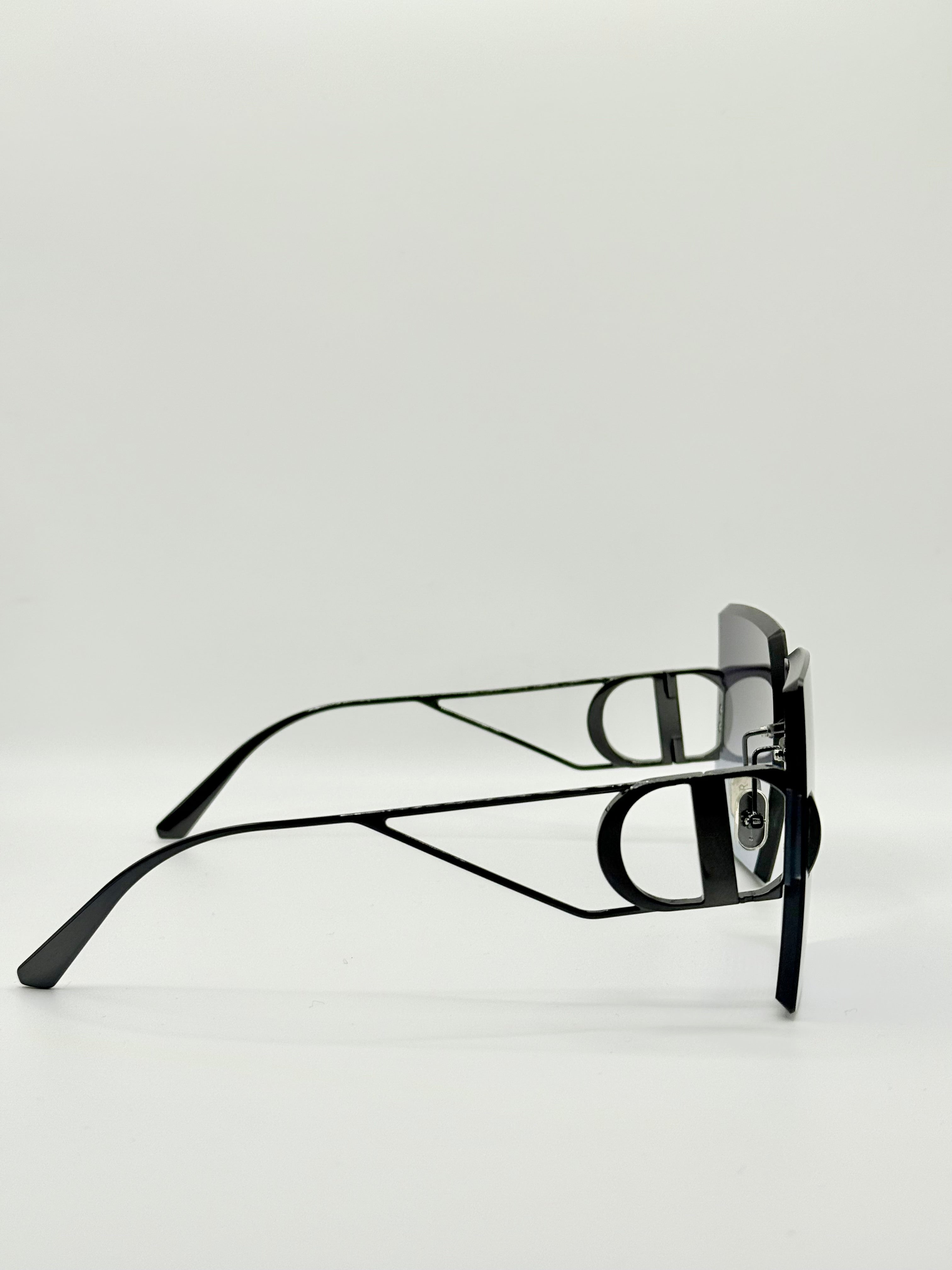 30Montaigne Black/Black