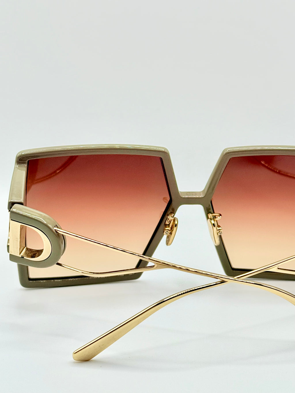 30Montaigne Gold/Green