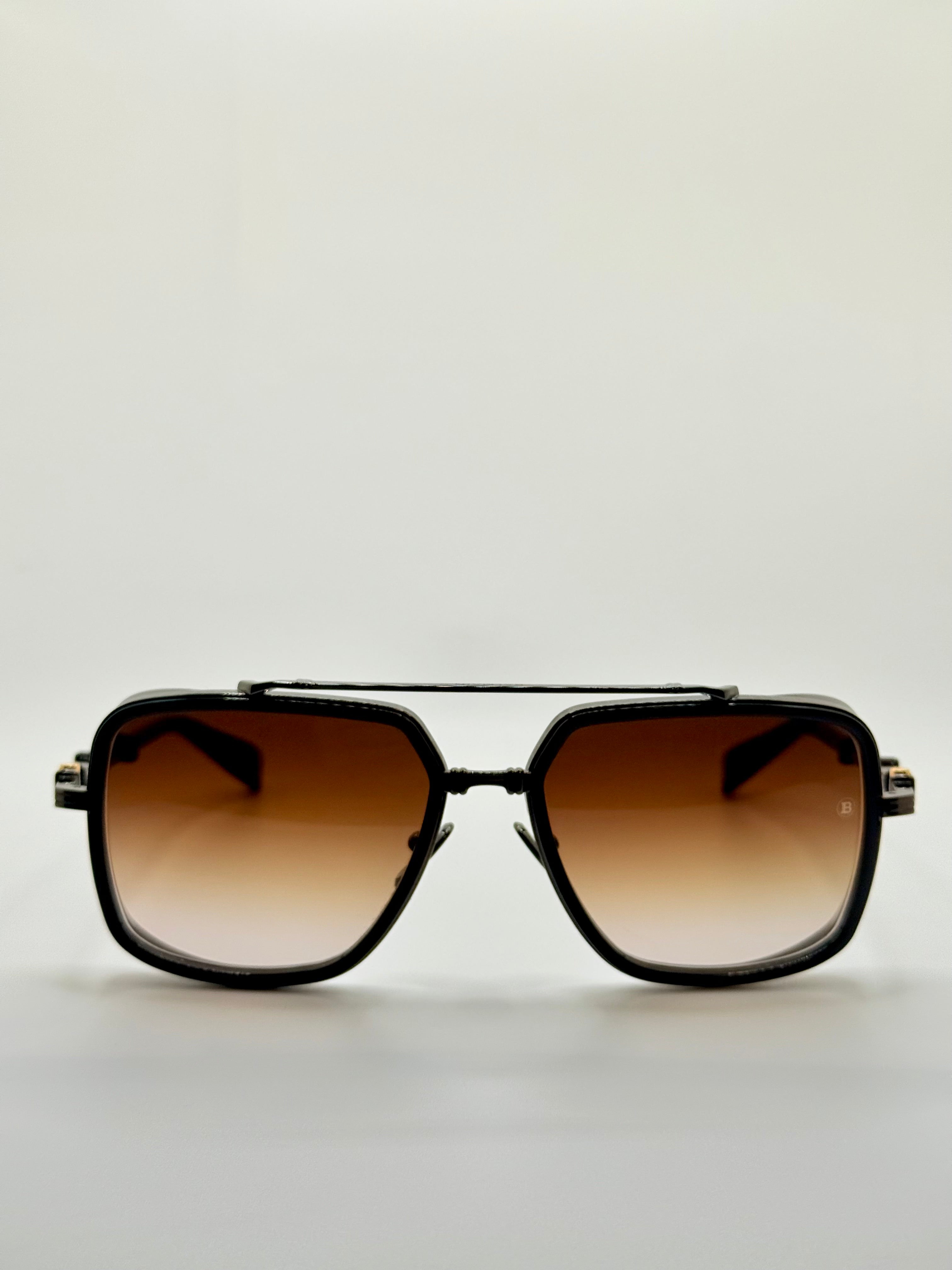 Officier Black