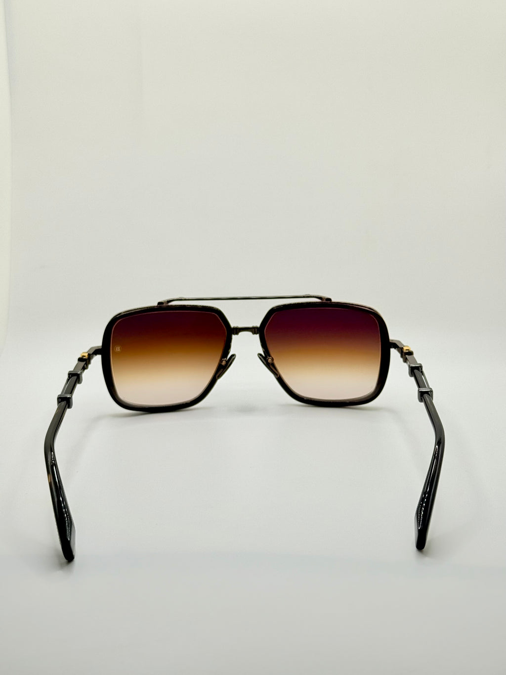 Officier Black
