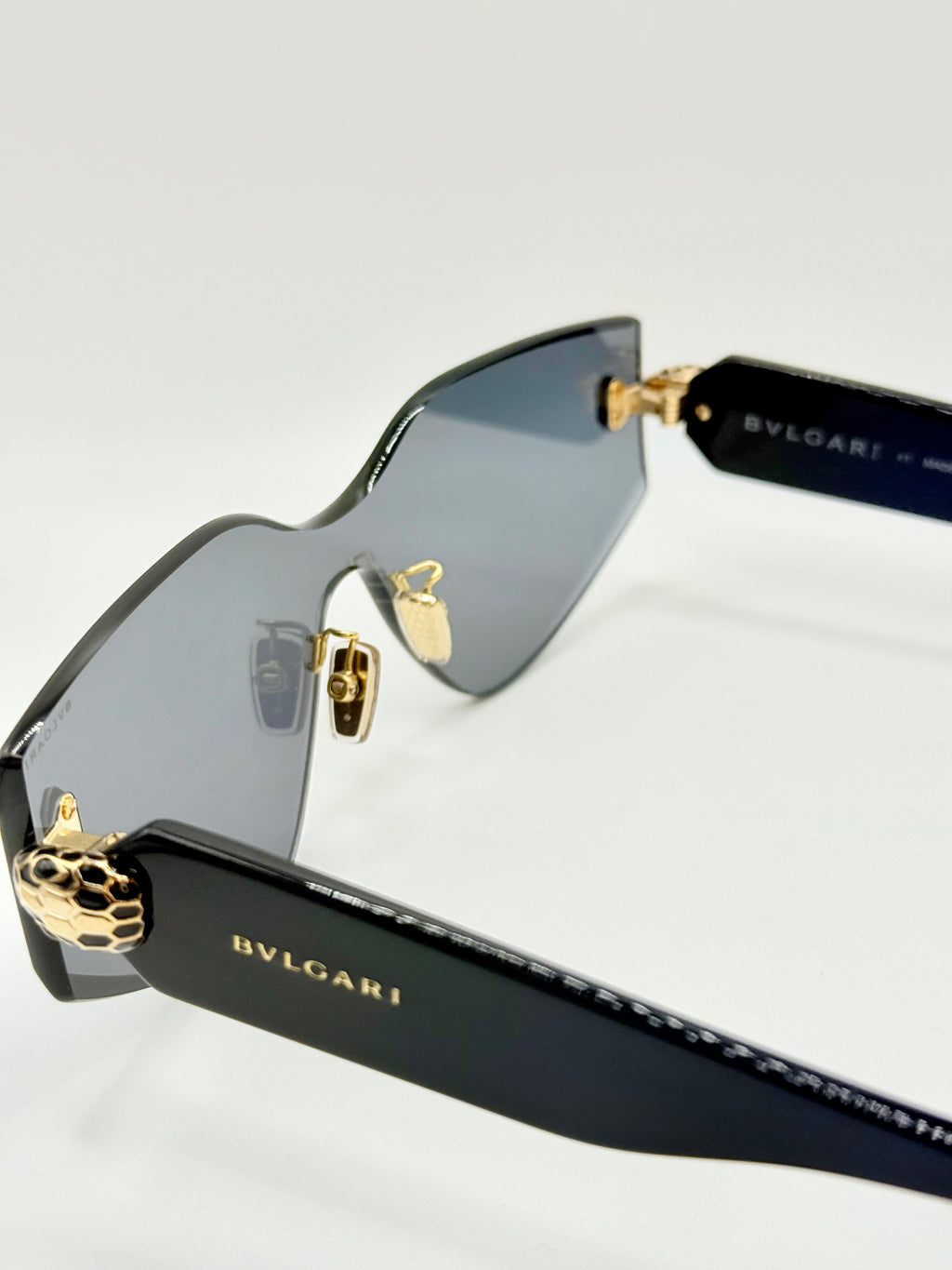 Serpenti Black Shield